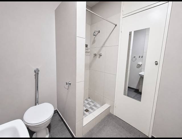 2 BEDROOM FLAT FOR SALE IN THREE RIVERS PROPER